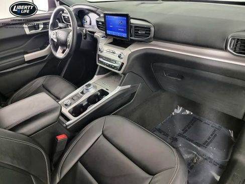Used 2023 Ford Explorer XLT w/ Equipment Group 202A image 19