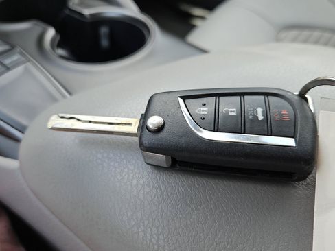 Used 2023 Toyota Camry SE FWD image 30