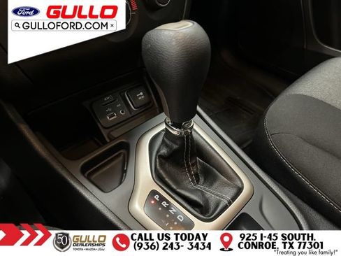 Used 2018 Jeep Cherokee Latitude w/ Altitude Package FWD image 27