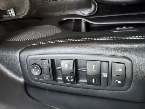 Used 2017 Jeep Grand Cherokee Limited AWD/4WD image 14