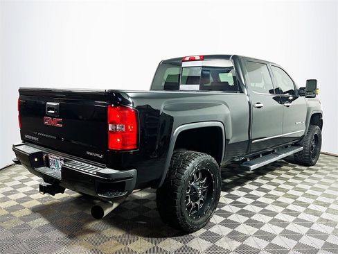 Used 2019 GMC Sierra 2500 Denali w/ Duramax Plus Package image 8