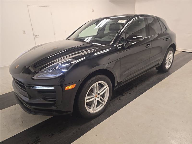 Used 2024 Porsche Macan AWD/4WD image 5
