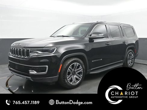 Used 2022 Jeep Wagoneer Series III w/ Flexible Seating Group AWD/4WD image 1