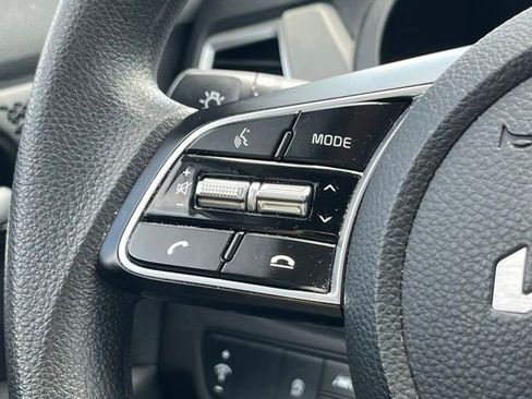 Certified 2022 Kia Seltos LX image 29