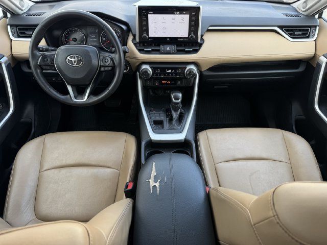 Used 2019 Toyota RAV4 XLE Premium w/ Cold Weather Package AWD/4WD image 9