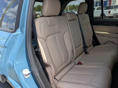 New 2026 Jeep Grand Cherokee Limited w/ Luxury Tech Group II AWD/4WD image 31