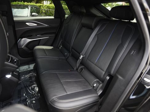 Used 2024 Cadillac Lyriq Luxury RWD image 14