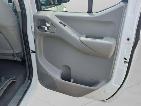 Used 2020 Nissan Frontier SV AWD/4WD image 34