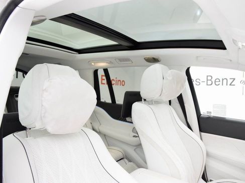 Used 2025 Mercedes-Benz Maybach GLS 600 4MATIC image 18