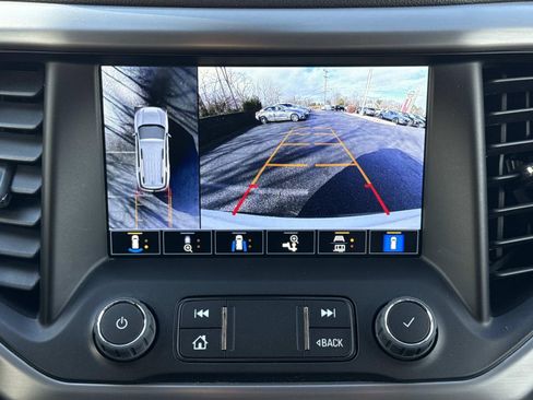 Used 2023 GMC Acadia AT4 w/ Technology Package image 10