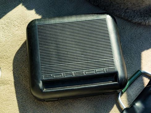 Used 1986 Porsche 944 Turbo image 93