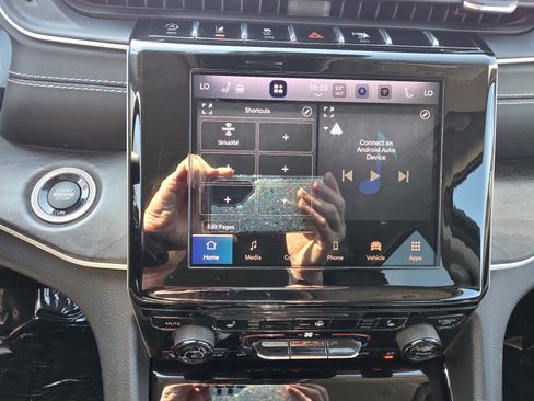 Certified 2022 Jeep Grand Cherokee L Limited image 27