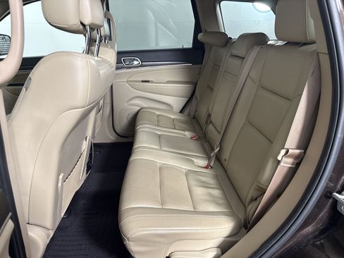 Used 2017 Jeep Grand Cherokee Limited w/ Luxury Group II AWD/4WD image 24