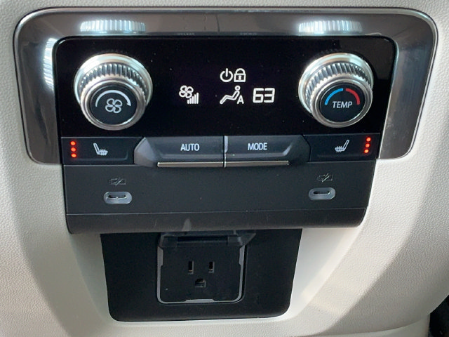 Used 2022 GMC Yukon Denali RWD image 18