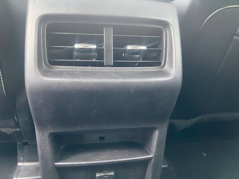 Used 2018 Ford Edge Titanium AWD/4WD image 29