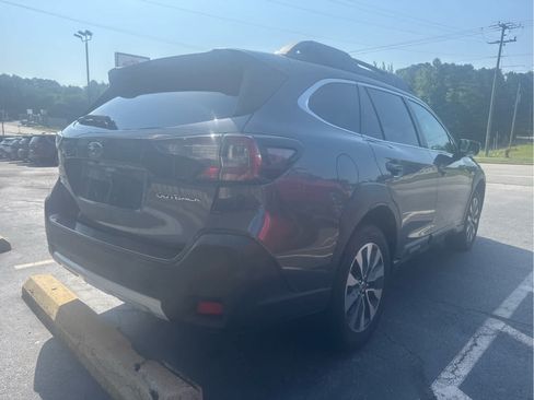Used 2023 Subaru Outback Limited AWD/4WD image 10