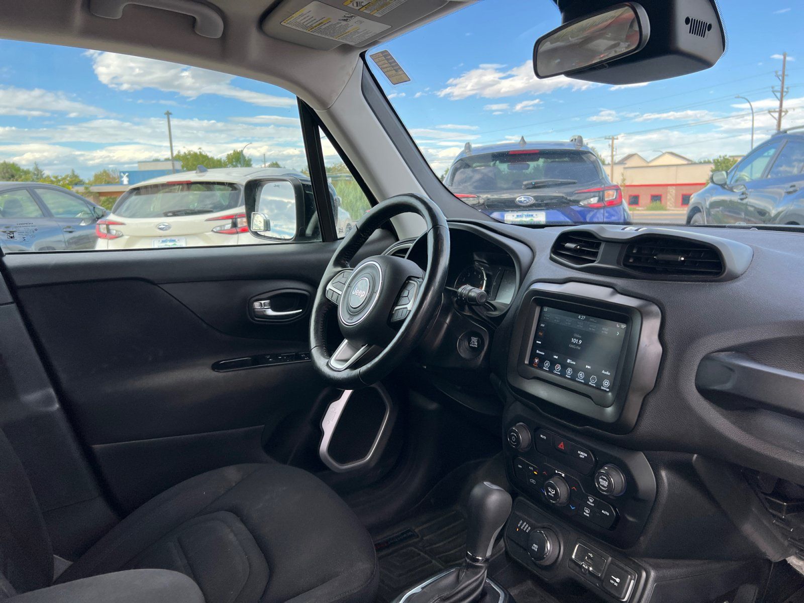 Used 2018 Jeep Renegade Latitude w/ Cold Weather Group AWD/4WD image 16