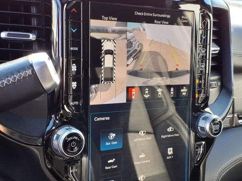 Used 2022 RAM 2500 Limited w/ Towing Technology Group image 17