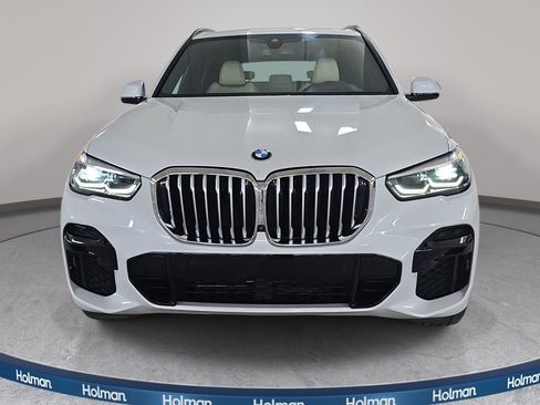 Used 2022 BMW X5 xDrive40i w/ M Sport Package AWD/4WD image 3