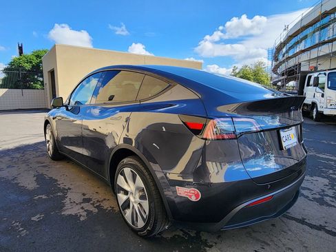 Used 2024 Tesla Model Y Long Range image 30