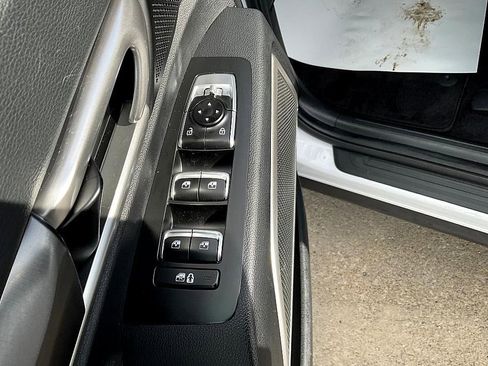 Used 2023 Kia Telluride LX image 11