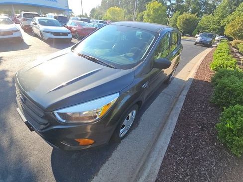 Used 2017 Ford Escape S FWD image 3