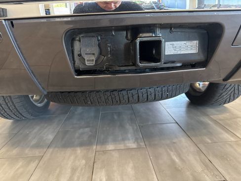 Used 2011 Cadillac Escalade Luxury image 39