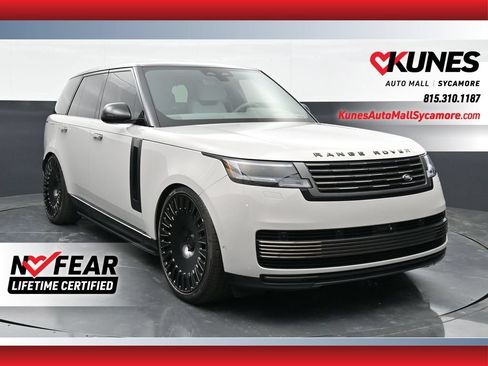 Used 2025 Land Rover Range Rover SV AWD/4WD image 1