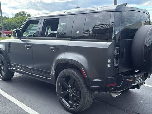 Used 2023 Land Rover Defender 110 V8 AWD/4WD image 6