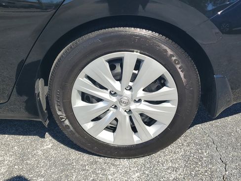 Certified 2025 Nissan Sentra S image 7