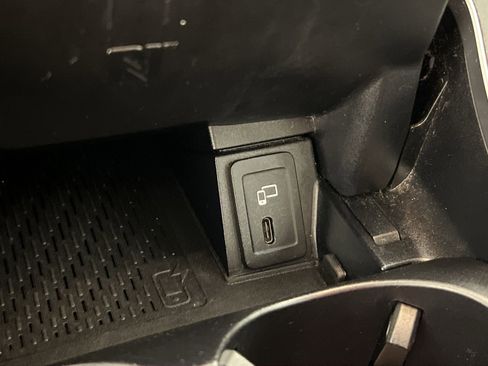 Used 2020 Mercedes-Benz GLC 300 GLC 300 image 34