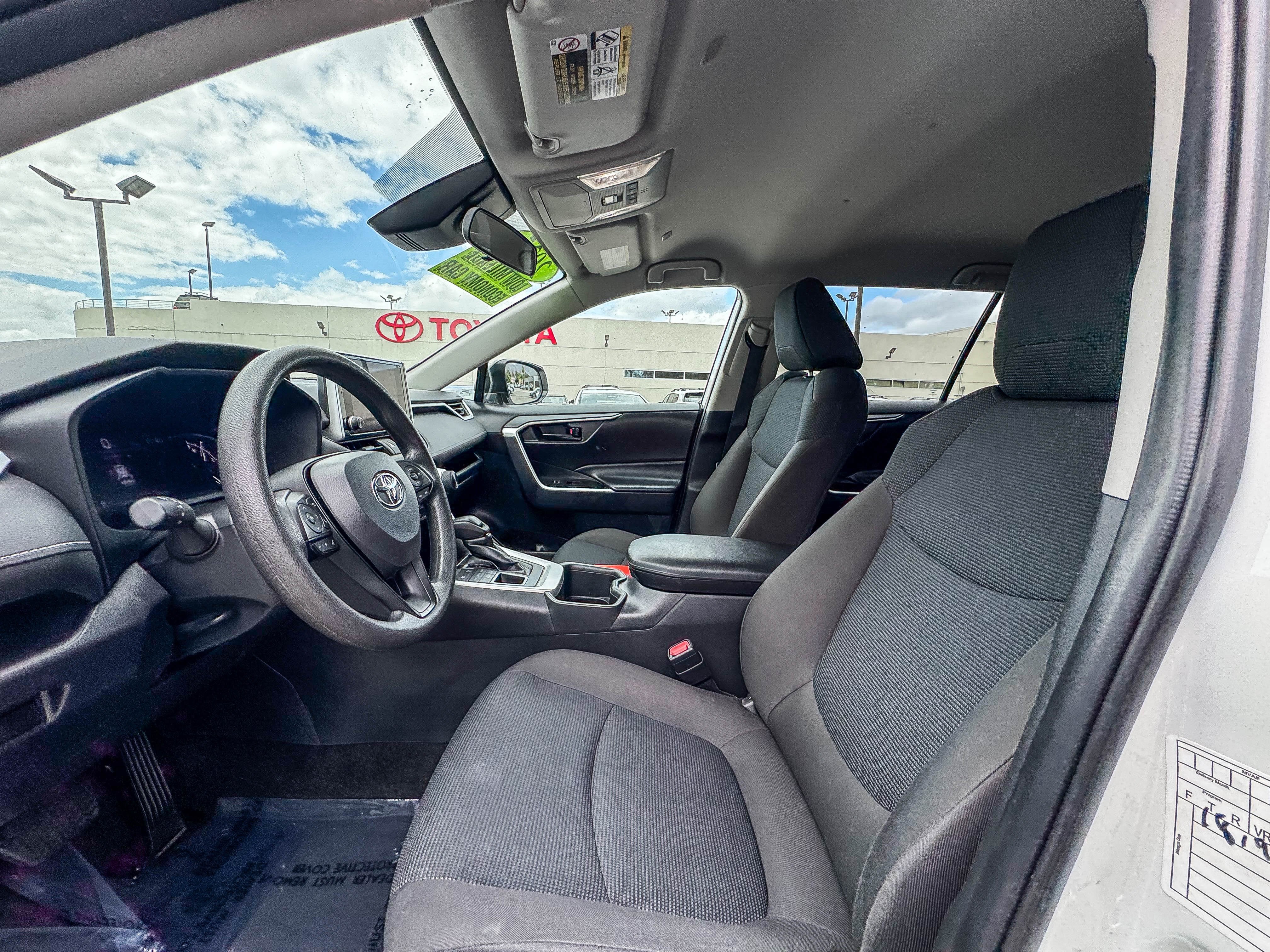Used 2025 Toyota RAV4 LE AWD/4WD image 17