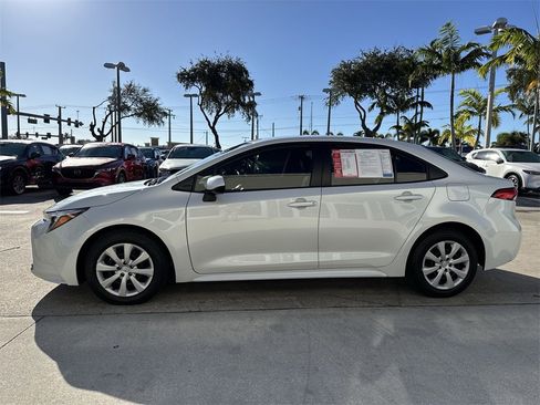 Used 2024 Toyota Corolla LE image 28