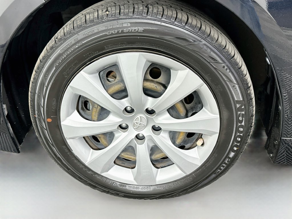 Used 2023 Toyota Corolla LE FWD image 30