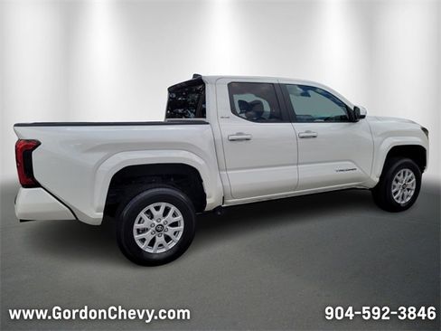 Used 2024 Toyota Tacoma SR5 image 5