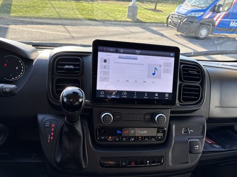 Used 2024 RAM ProMaster 2500 w/ Premium Convenience Group image 27