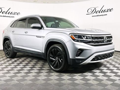Used 2022 Volkswagen Atlas Cross Sport SE AWD/4WD image 1