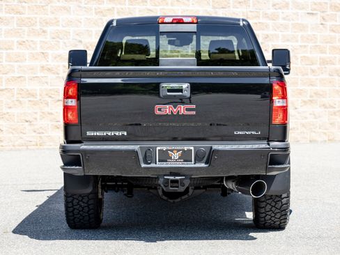 Used 2017 GMC Sierra 2500 Denali w/ Duramax Plus Package AWD/4WD image 13