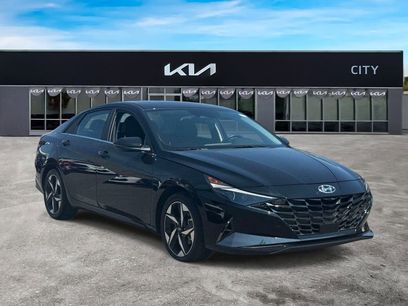 Used 2023 Hyundai Elantra Limited w/ Preferred Accessory Package