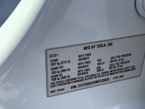 Used 2021 Tesla Model Y Long Range AWD/4WD image 29