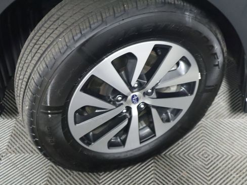 Used 2023 Subaru Outback Premium image 22
