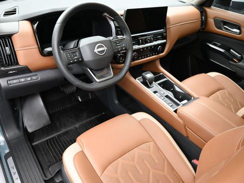 Used 2026 Nissan Pathfinder Platinum w/ Cargo Package FWD image 21