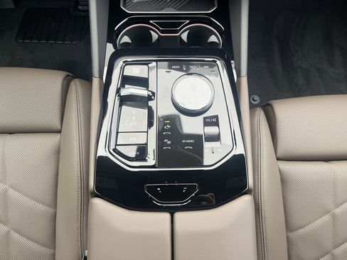 Used 2026 BMW 530i w/ M Sport Package image 28