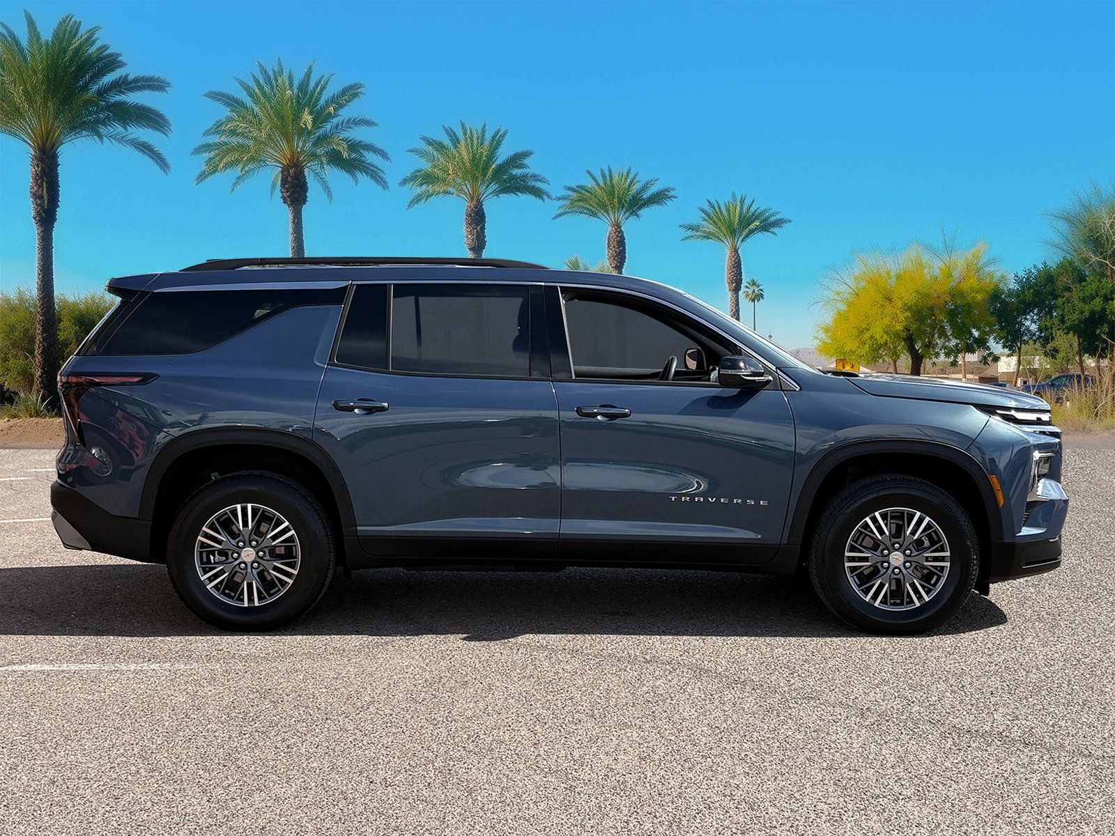 Used 2026 Chevrolet Traverse LT AWD/4WD image 7