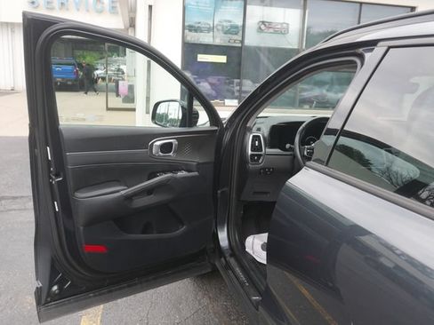 Used 2023 Kia Sorento SX AWD/4WD image 22