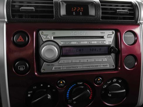 Used 2007 Toyota FJ Cruiser 4WD image 26