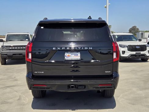 Used 2025 Ford Expedition Max Active AWD/4WD image 5