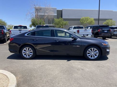 Used 2023 Chevrolet Malibu LT FWD image 2