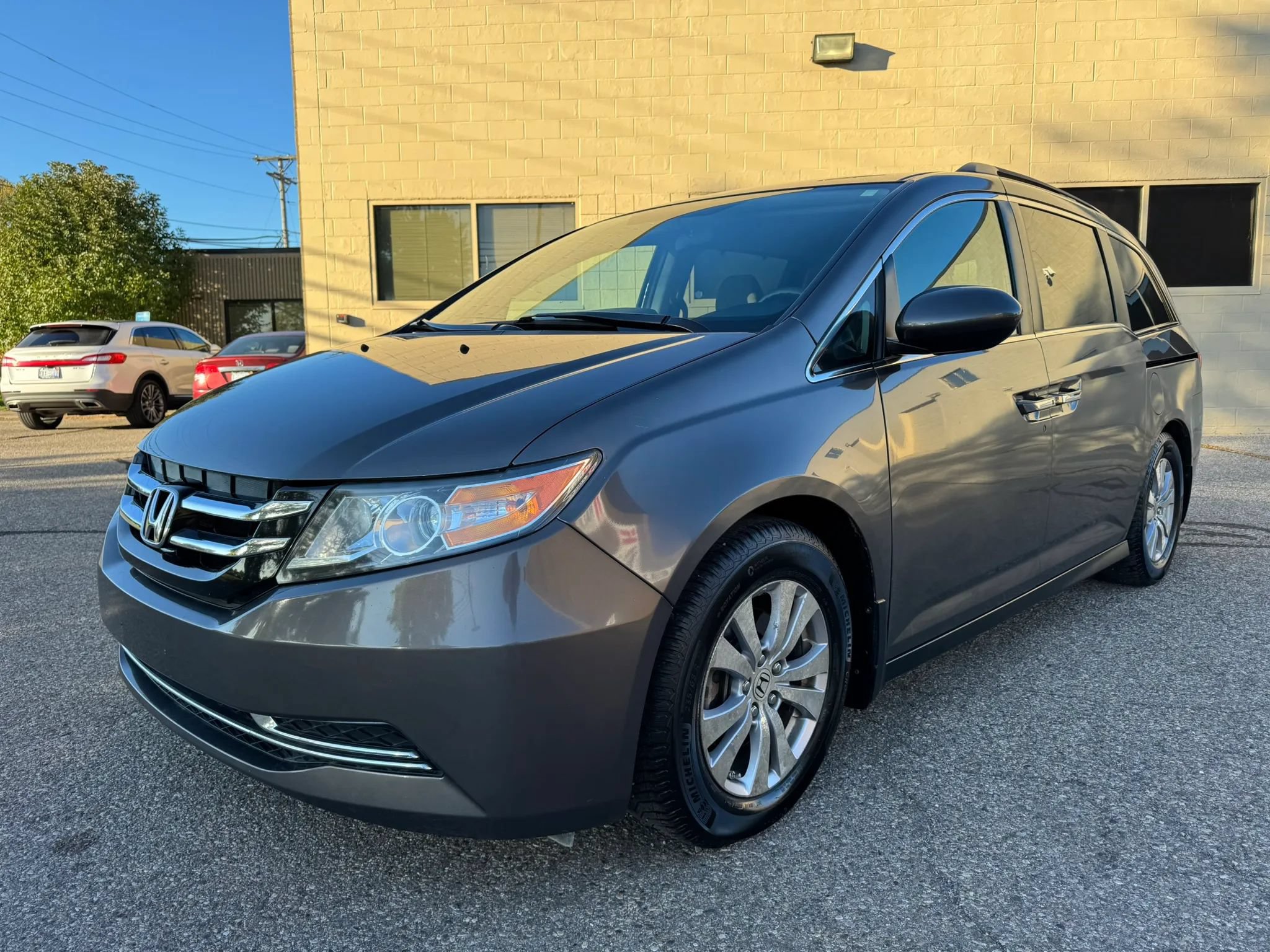 Used 2016 Honda Odyssey EX image 3