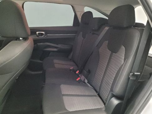 Used 2021 Kia Sorento LX FWD image 18